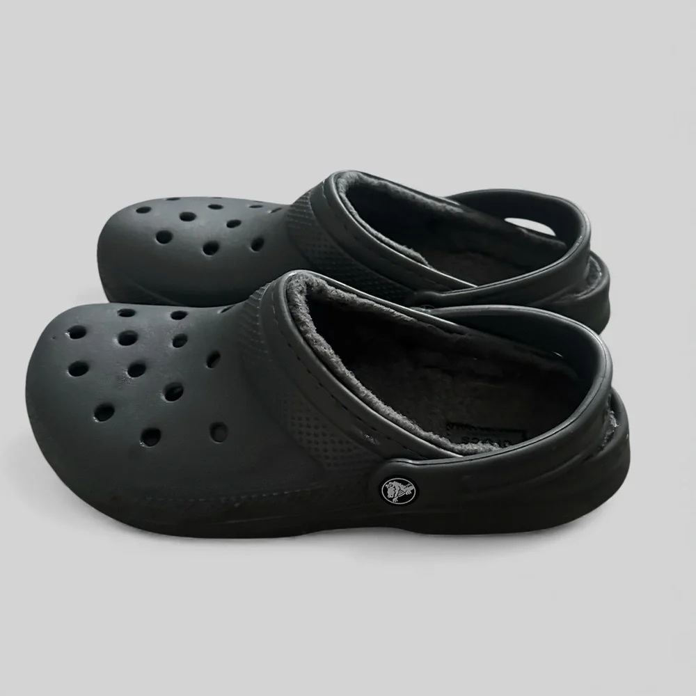Crocs Lined Slip‎ on Shoes Dark Gray Clogs Men 8 Women 10